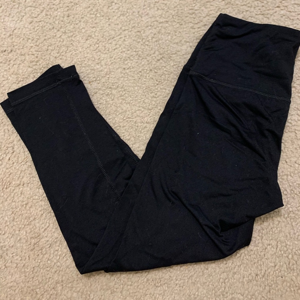 Black capris